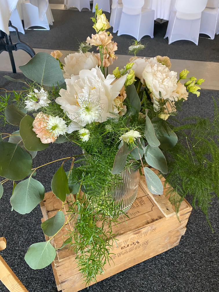 Hemma-hos-Linne-brollop-20 Blomsterarrangemang bröllop Hemma hos Linné