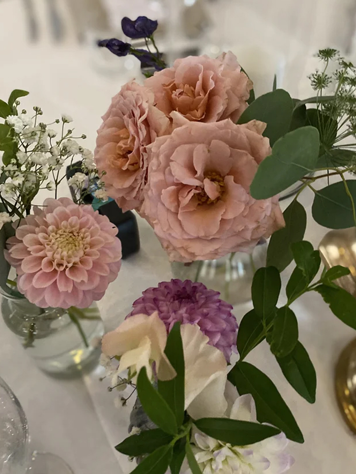 Hemma-hos-Linne-brollop-38 Blomsterarrangemang bröllop Hemma hos Linné