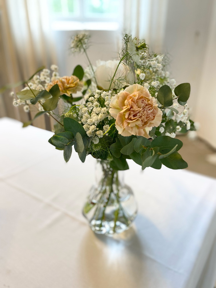Hemma-hos-Linne-brollop-7 Blomsterarrangemang bröllop Hemma hos Linné