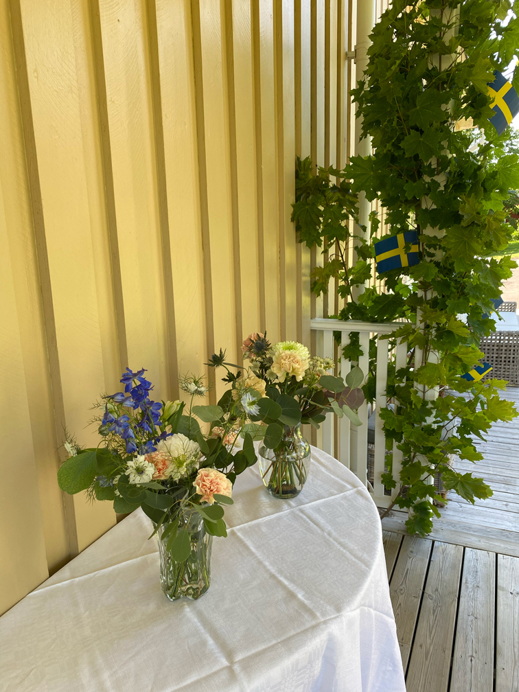 Hemma-hos-Linne-student-2 Blomsterarrangemang bröllop Hemma hos Linné
